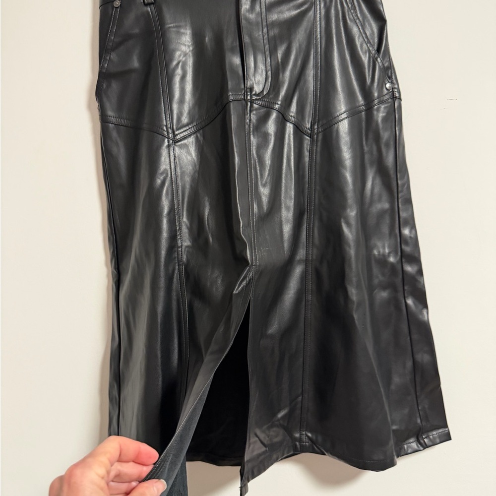 Gorgeous Sam Edelman Black A-Line Vegan Leather Skirt NWOT - Picture 5 of 16